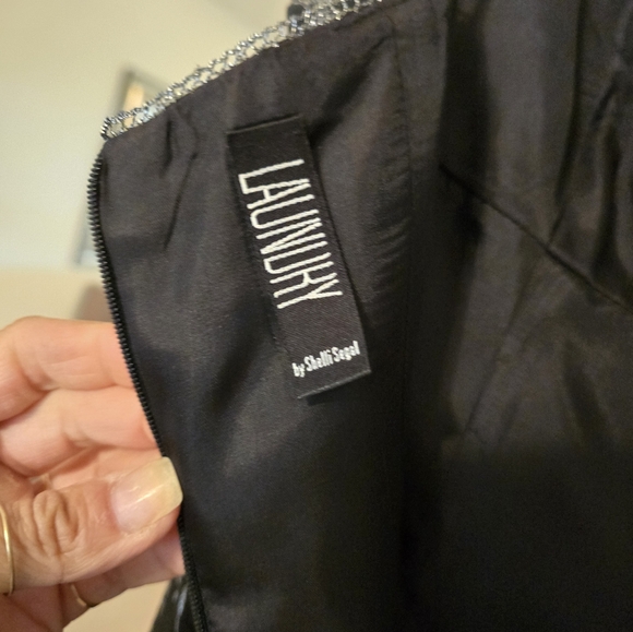 Like new Laundry by Shelli Segal dress. - Picture 7 of 7